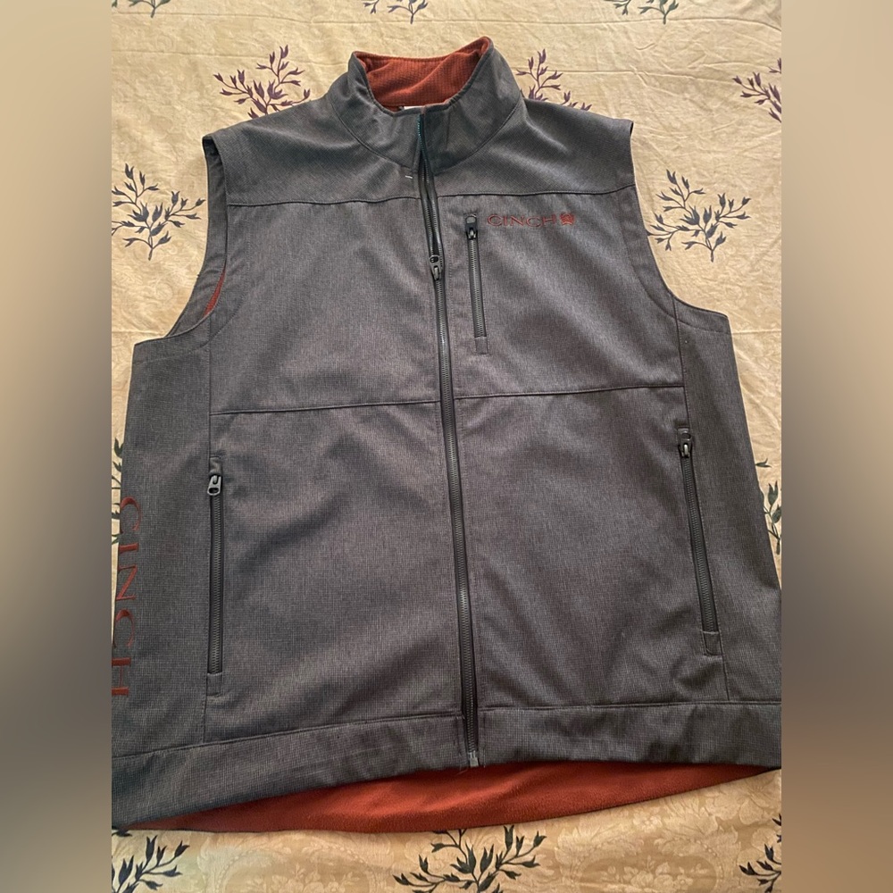 Cinch® Men's  Gray And Red Vest